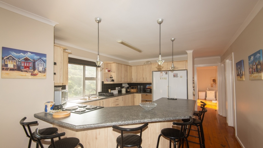 6 Bedroom Property for Sale in Nature On Sea Western Cape